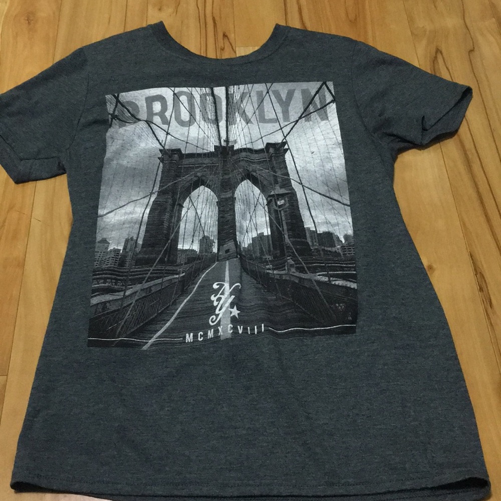 Grey tee with print